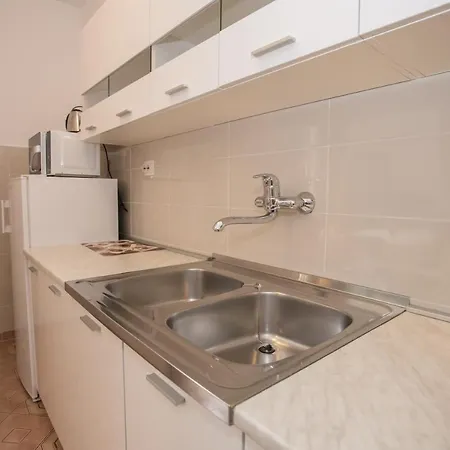 Garden View Apartment In Porec For 2 - 4 Persons Exterior photo